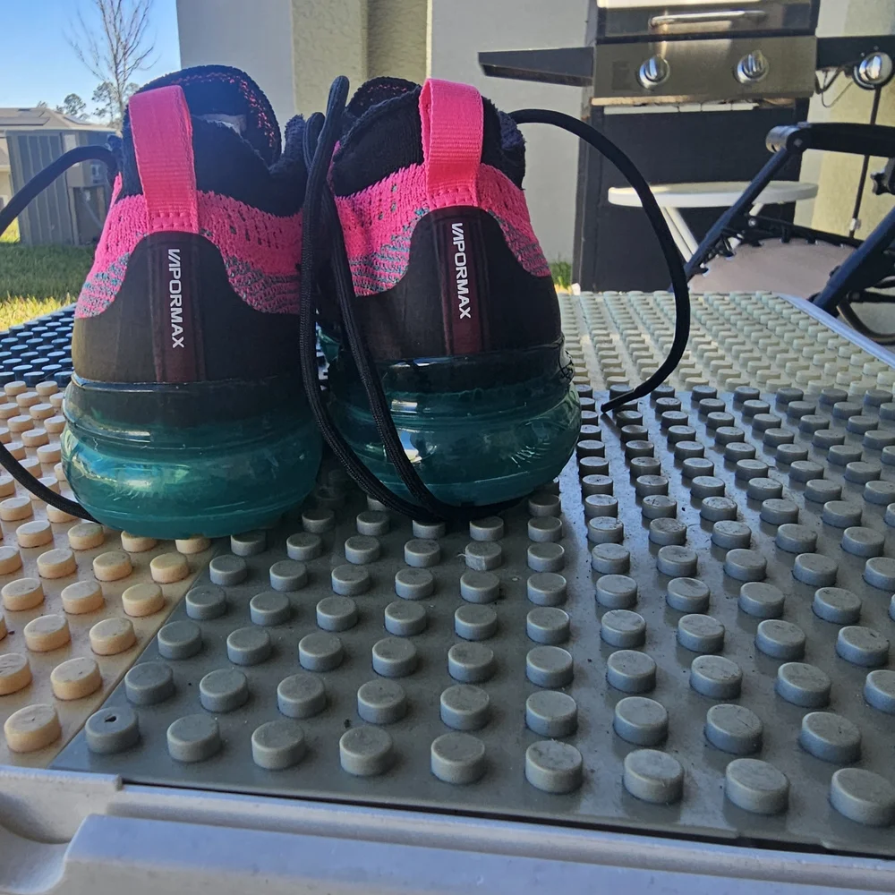 Size 8 Women's - Nike Air VaporMax 2023 Flyknit Miami Nights - Picture 3 of 7